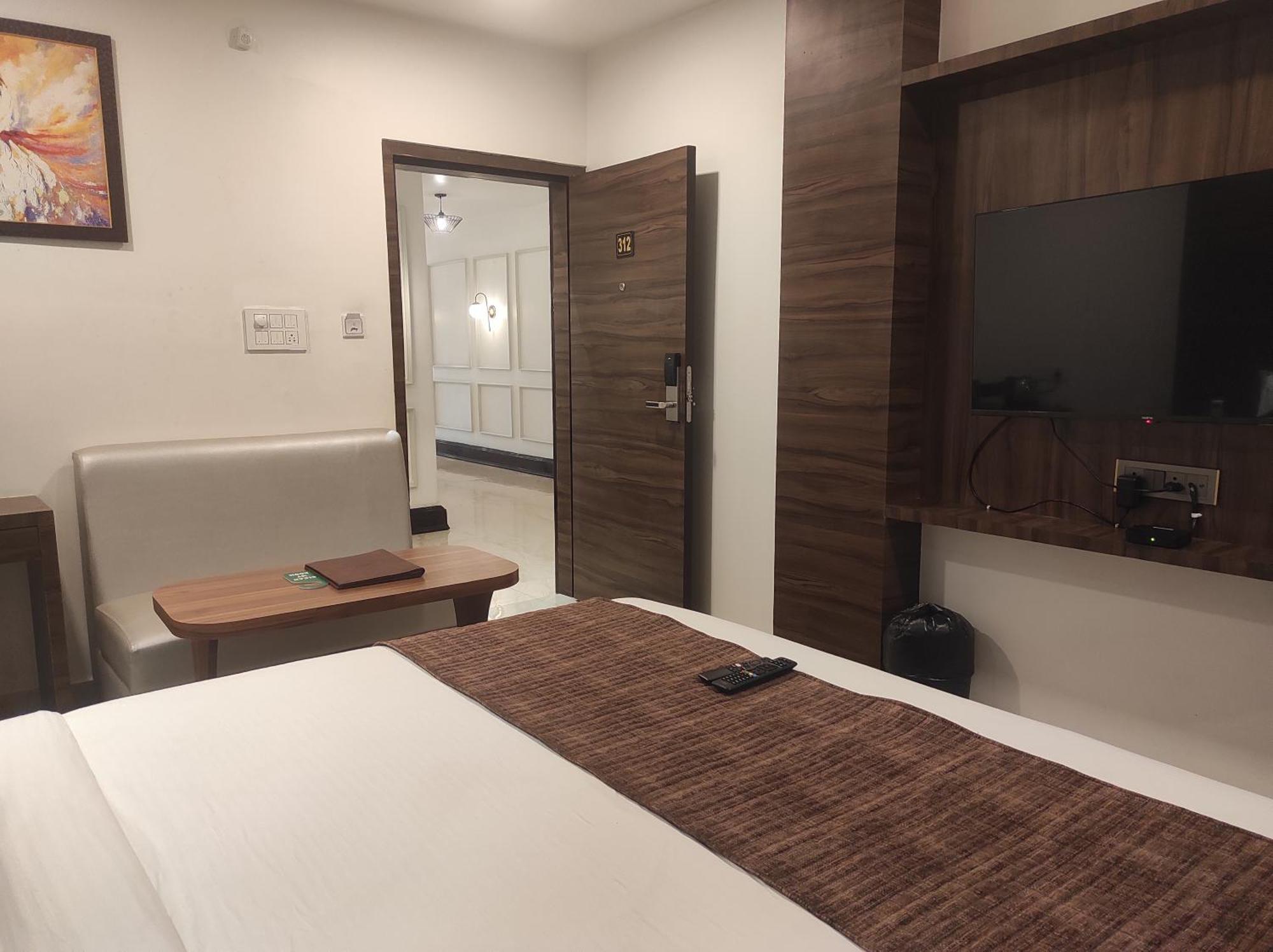 Hotel Obsidian Blue Itānagar Esterno foto